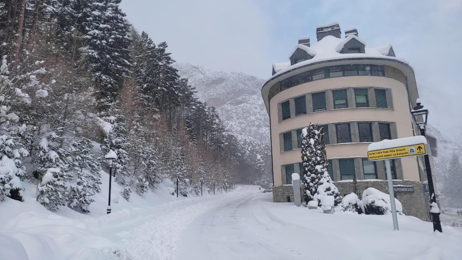 Arce Avairent Canfranc Estacionアパートメント エクステリア 写真